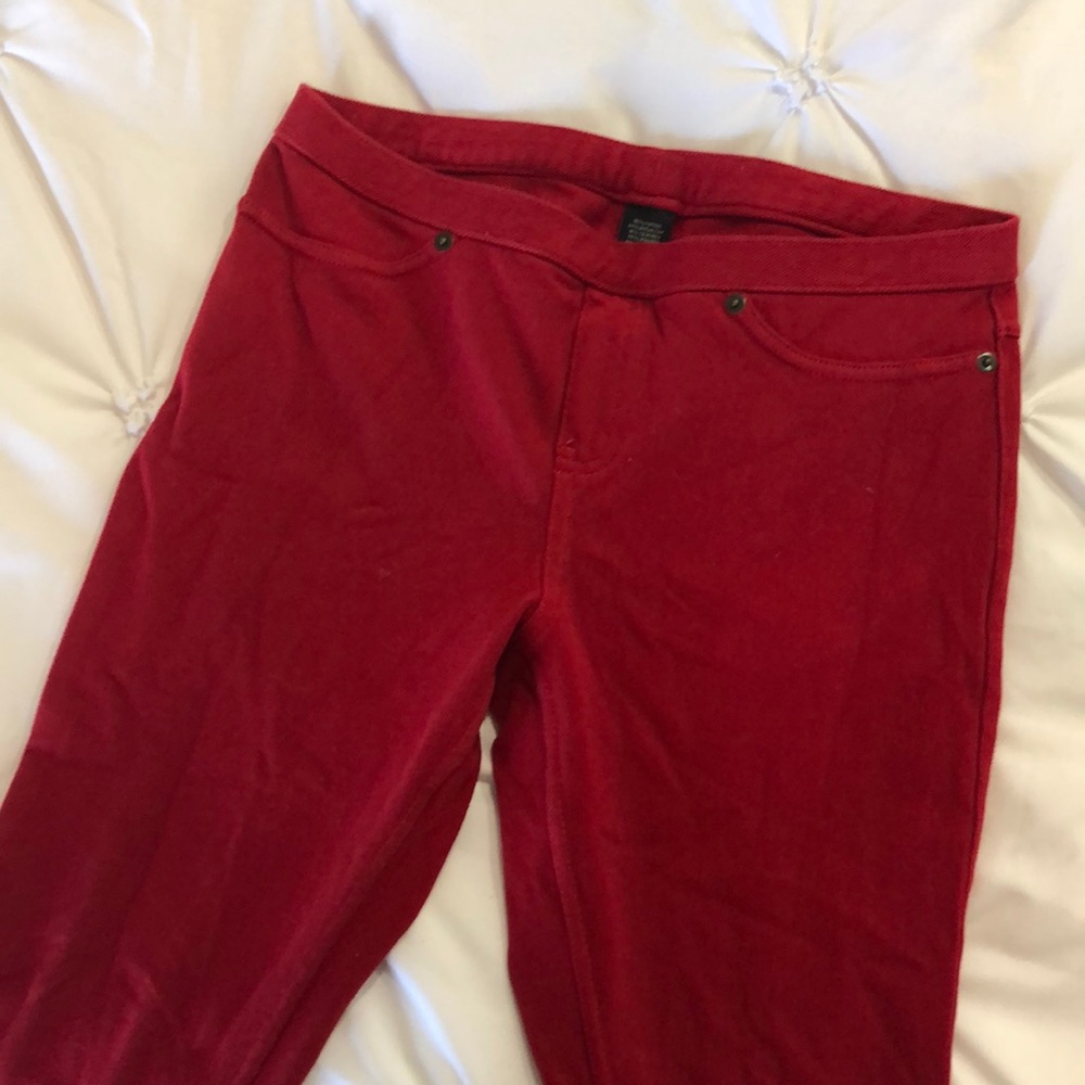 Ladies Red Pull on Jeggins sz small ~ Like new!!